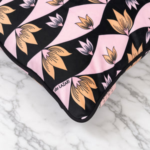 Rosewood Black · Signature Cushion